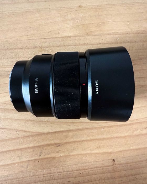 Sony FE 85mm f/1.8
