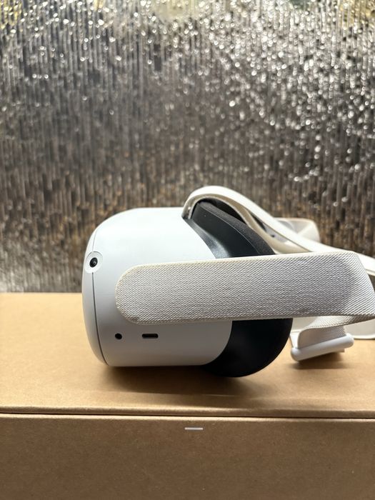 Meta Quest 2 (128 GB) – zestaw VR, stan bardzo dobry