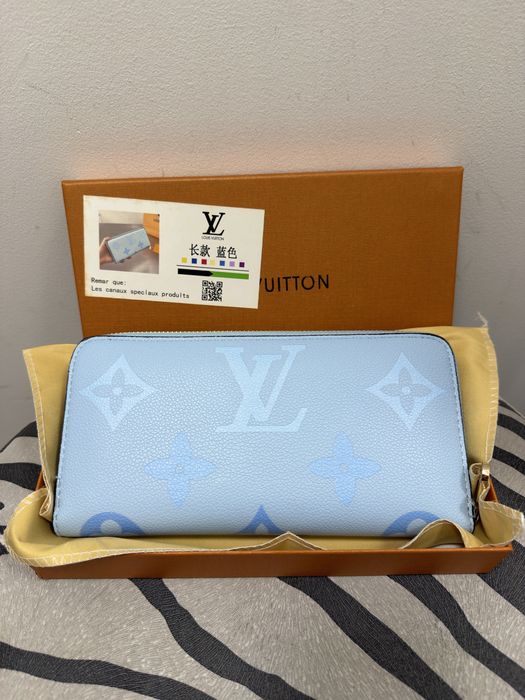 Гаманець Louis Vuitton голубий новий з коробкою
