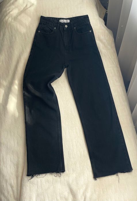 Чорні джинси з високою посадкою