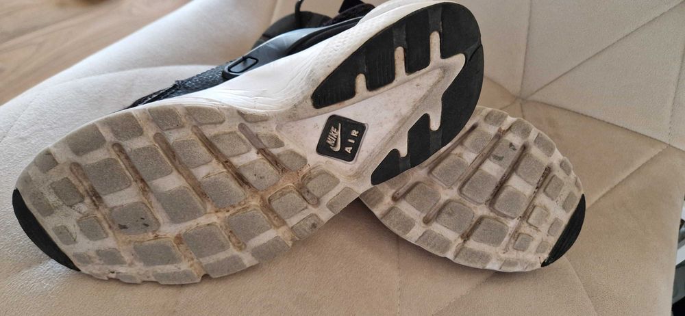 Buty NIKE AIR HUARACHE damskie czarne sportowe - Rozmiar 38