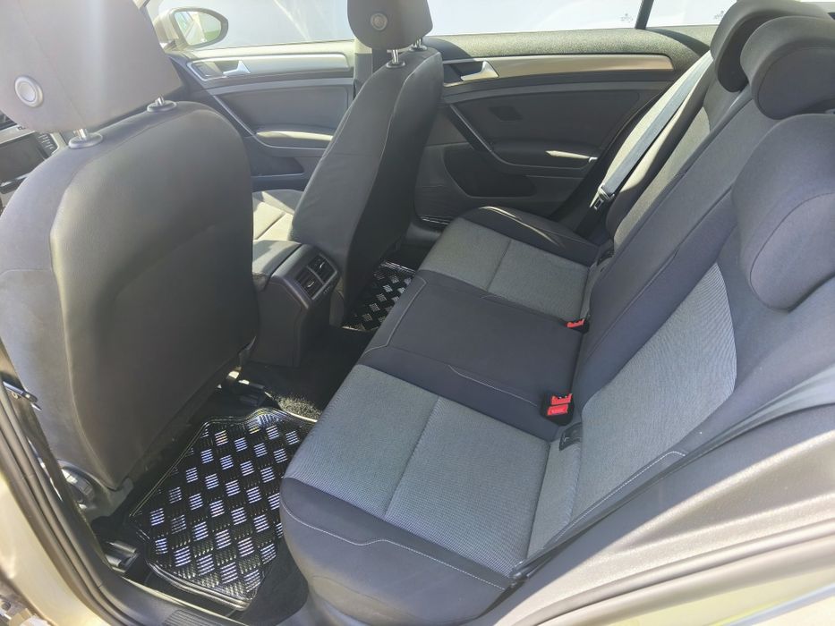 Volkswagen Golf VII Variant