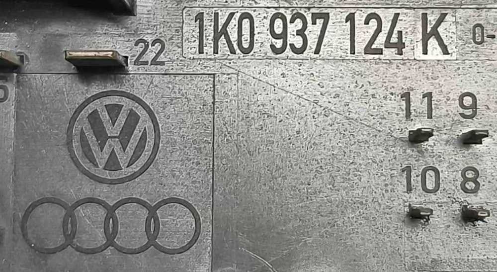 Caixa Fusíveis / SAM / BSI 1K0937124K - VW GOLF V