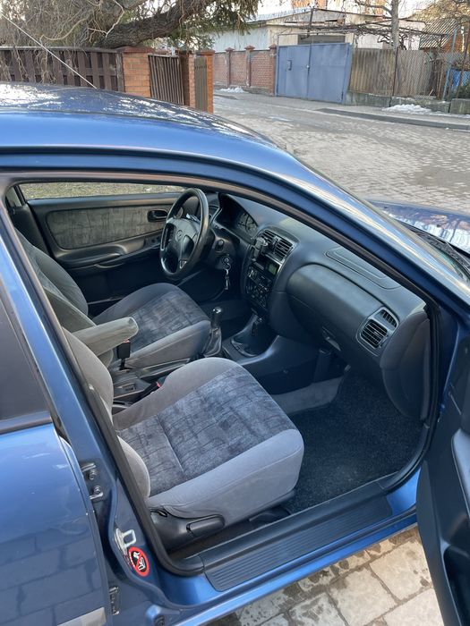 Продам Mazda 626 GF 1.8