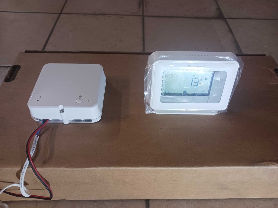 Termostato sem fios Honeywell T4R como novo.