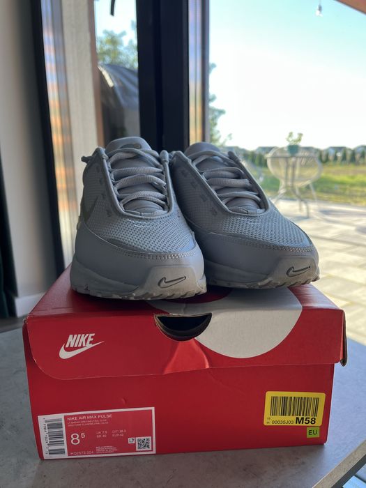 Buty NIKE AIR MAX PULSE rozm. 42