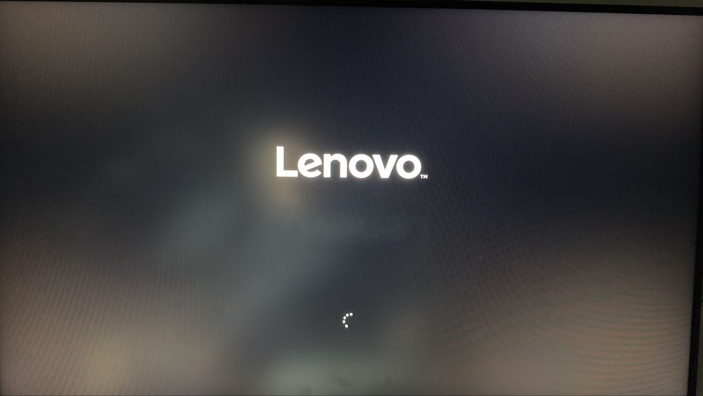 Computador Lenovo ThinkCentre M710s - Intel i7-7700