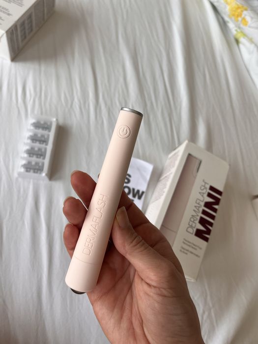 Dermaflash mini + caixa fechada de 8 recargas