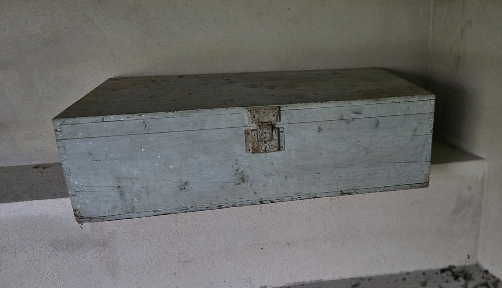 Arca antiga em madeira