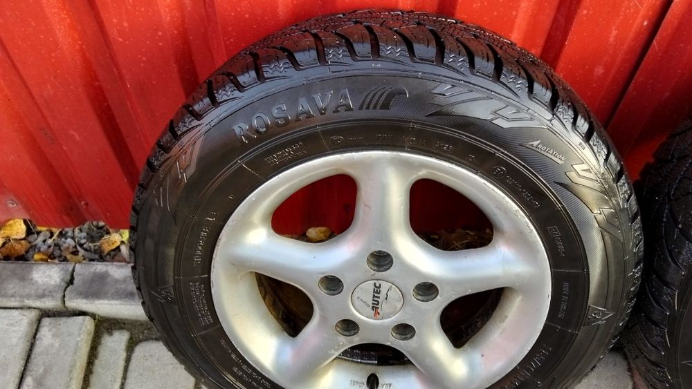 Продам зимову гуму на титанах R14