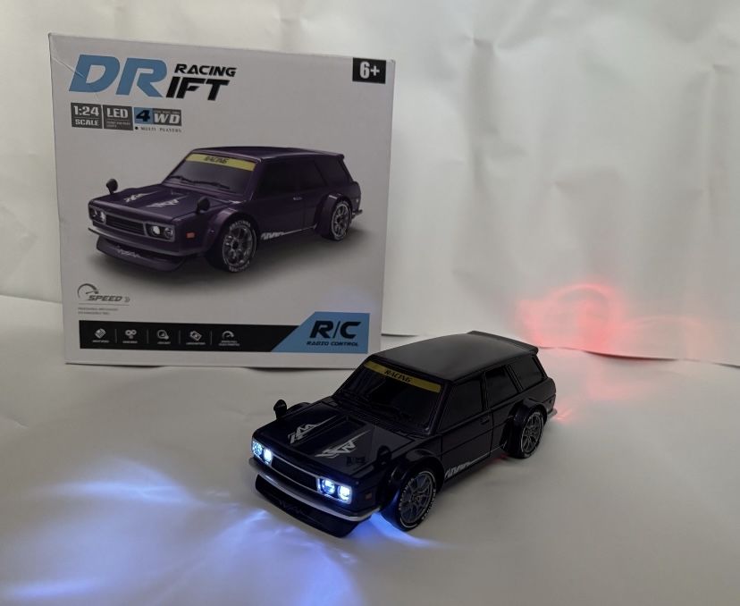 Дрифт машинка на радиоуправлении Volkswagen Golf универсал 1:24 LED