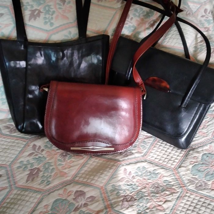 Włoskie z naturalnej skóry licowej.