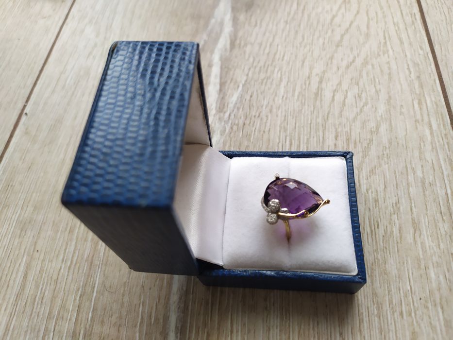 Золоте кольцо 585