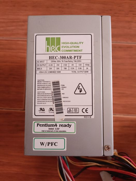 Fontes de alimentação de PC em perfeito estado de funcionamento