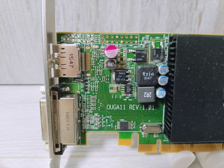 Видеокарта AMD Radeon R5 240 / 1GB / GDDR3 / 64-bit / DVI / DP