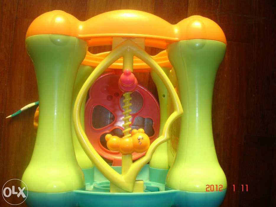 Brinquedo interactivo como novo