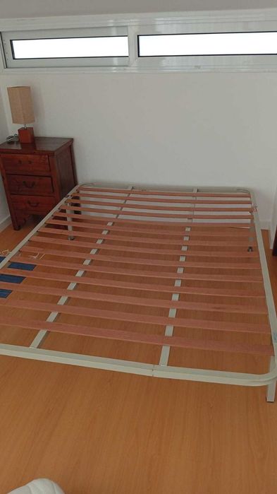 summier 1,40 mts x 2 mts, colchão e cabeceira de cama