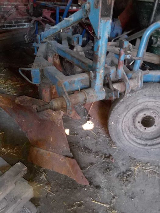 sprzęt rolniczy rozrzutnik