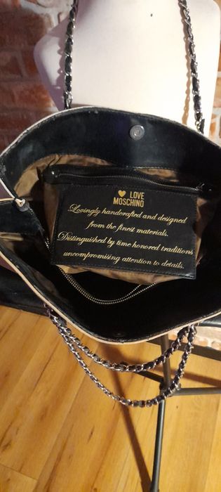 Love Moschino       .