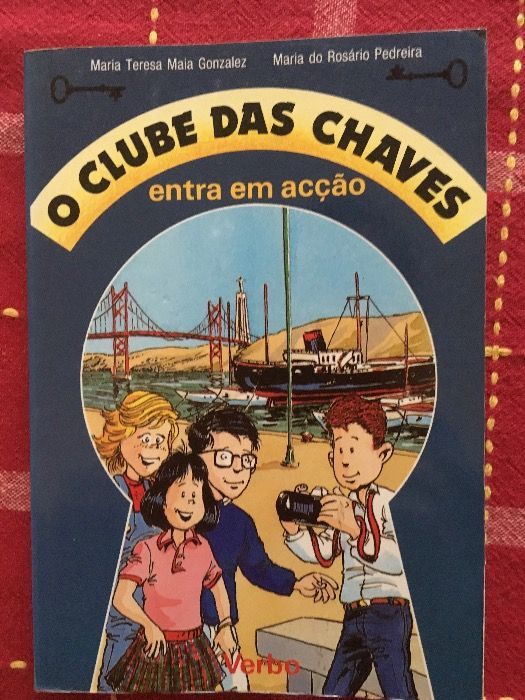 Livro da coleção O clube das chaves - entra em acção