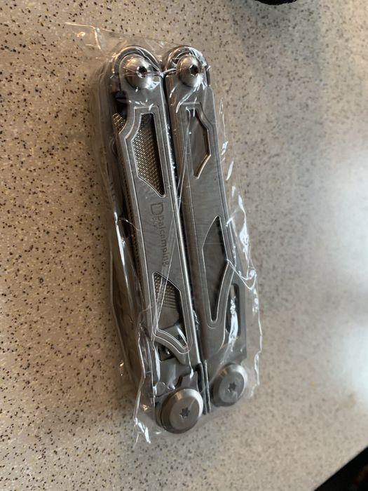 Daicamping DL30 - klon Leatherman Surge