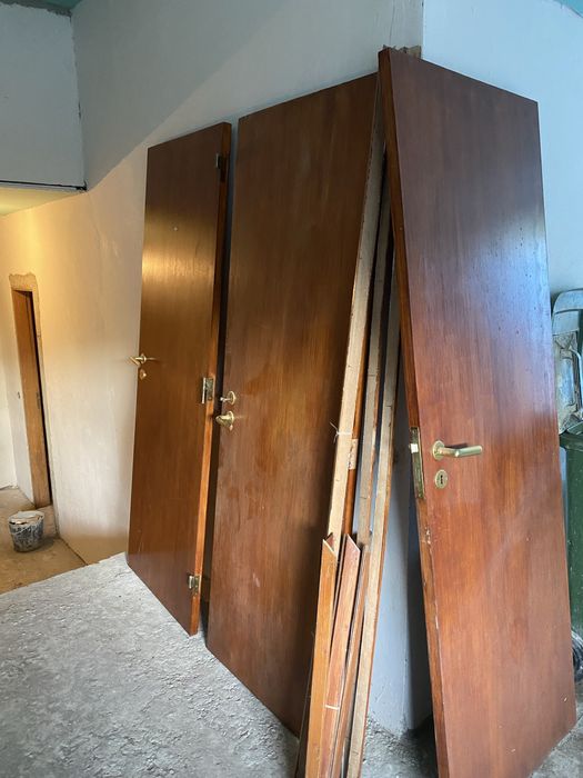 Portas madeira com aduelas