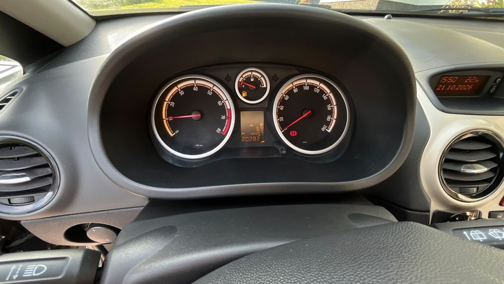 Opel corsa 1.2 benzyna