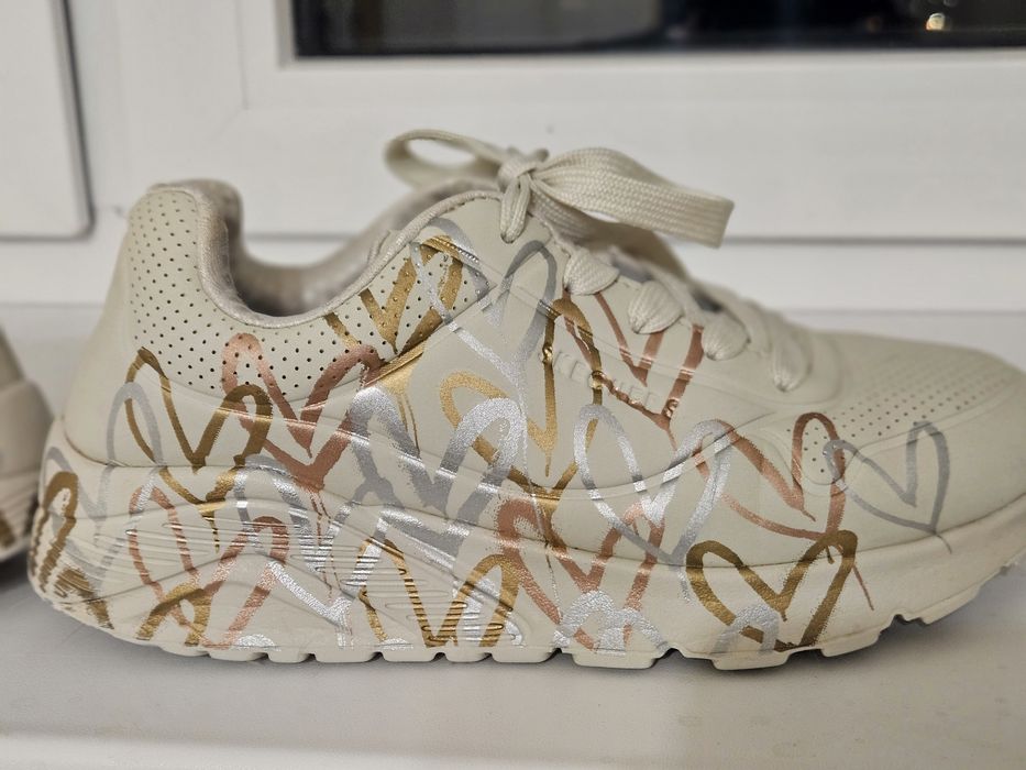 Кросівки для дівчинки Checkers