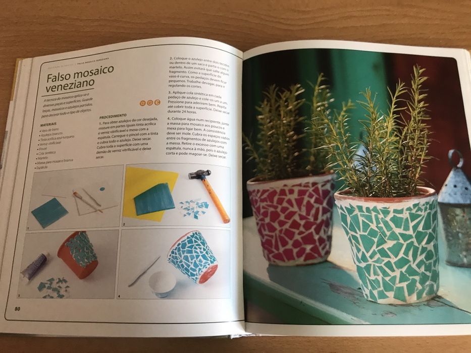 Livro que ensina a fazer diversos projetos de objetos decorativos