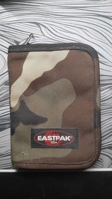 Carteira Eastpak - Camo