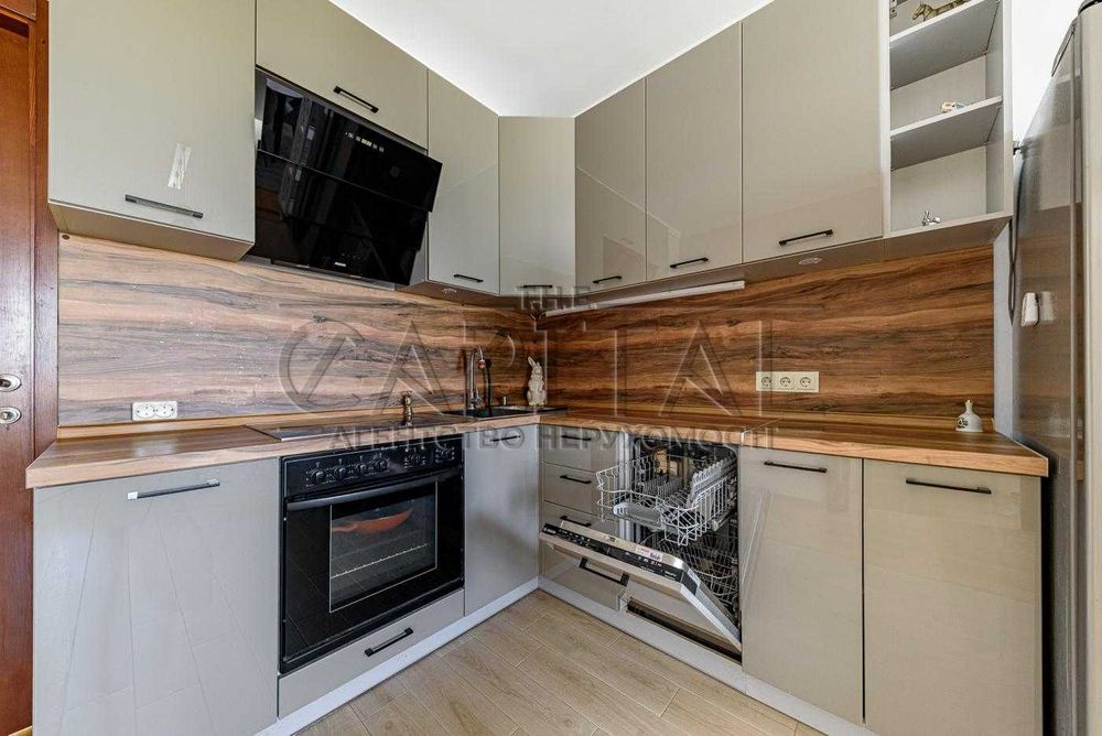 Продаж квартири, ЖК Корона Веденська, Печерський р-н, вул. Мирного