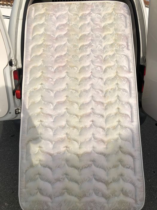 Dois colchões solteiro