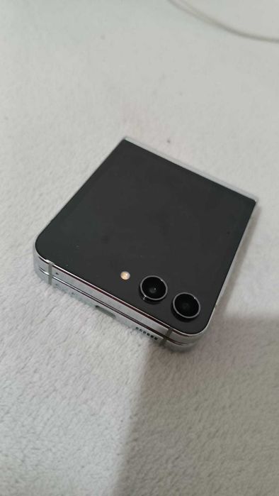 Samsung Z Flip 5 5G