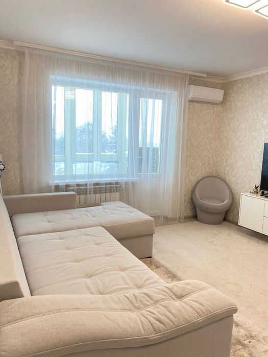 Квартира з новим ремонтом!