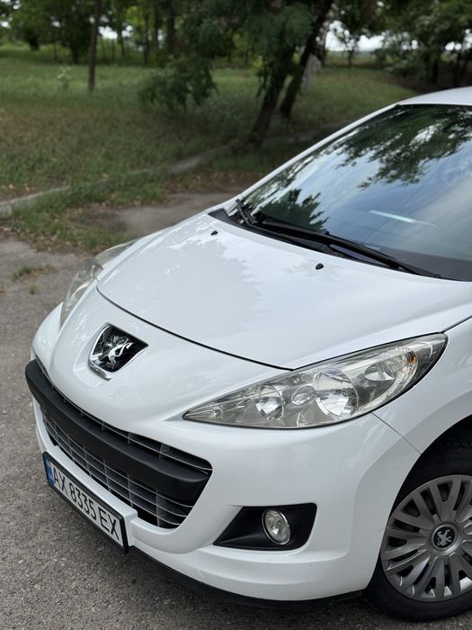 Peugeot 207 2011г.в