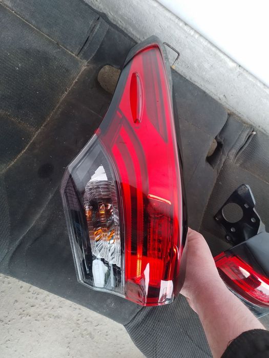 Стопи задні фари на Toyota Highlander Хайлендер 20-24 року