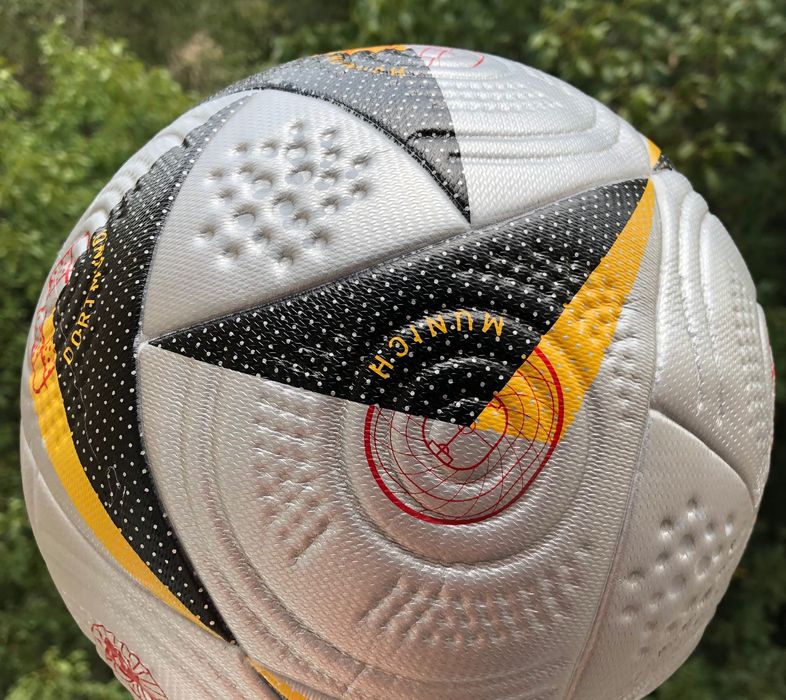 Футбольный мяч Fussballliebe EURO 2024 Finale Pro Серебряный бесшовный