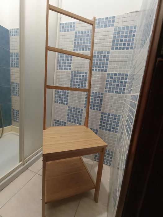Cadeira com Toalheiro Bambu IKEA - Modelo: RAGRUND Como nova.