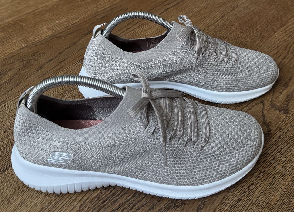 Skechers кросівки жіночі р.40(27 см)