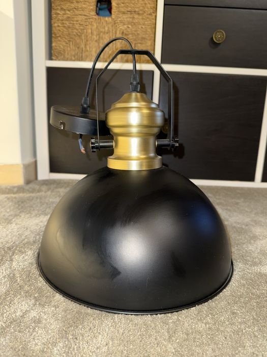 Candeeiro de tecto preto como novo