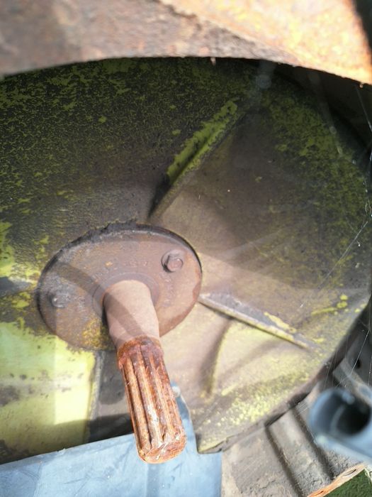 Okazyjna wyprzedaż Czesci sieczkarni john deere 6710  od 2zł/kg ,Goodyear 800/65 x32