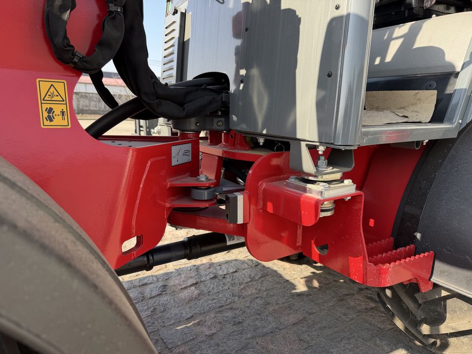 Компактний фронтальний навантажувач Weidemann Hoftrac 1280