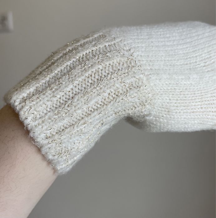 Luvas brancas com fios dourados (Camaïeu)