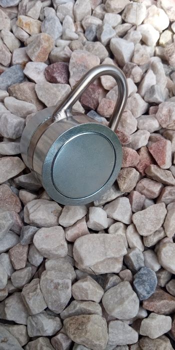 Magnes do łowienia metali różne modele