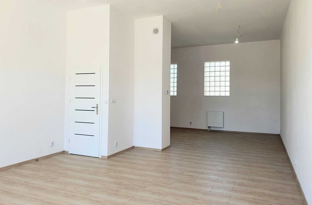 Lokal usługowo-handlowy na parterze