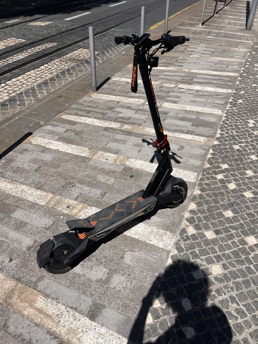 Trotinete t3 bem conservada