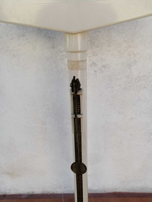 Balança antiga de farmácia