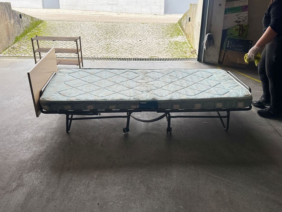 Cama de solteiro dobrável