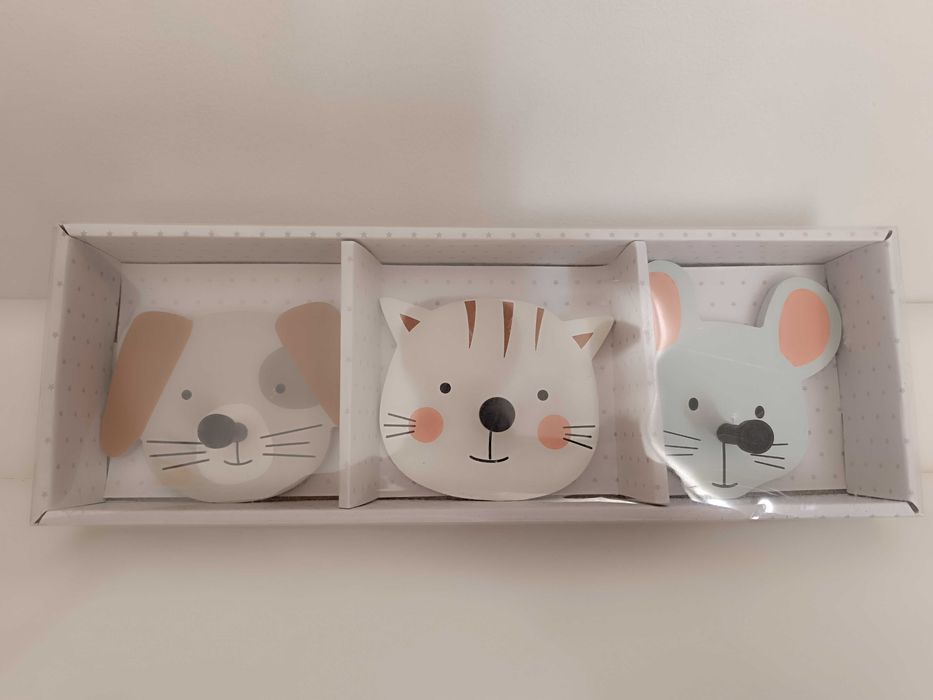 Conjunto de 3 cabides para criança