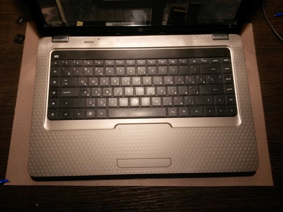 Ноутбук HP G62 на деталі